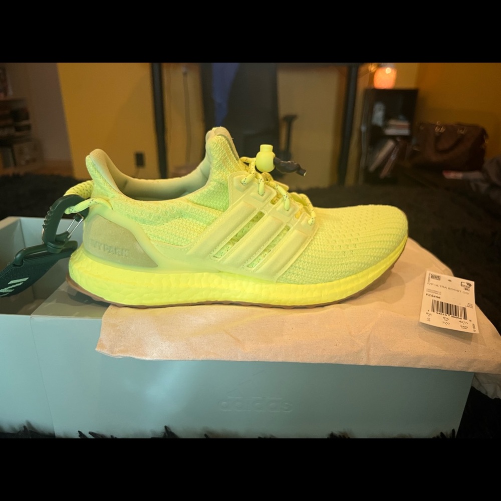 ADIDAS Ivy Park Ultra Boost OG Hi Res Yellow MenS Sz. 9